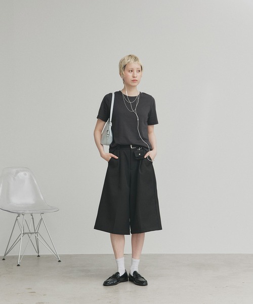 ad thie(アドティエ)の「カップ付き ベーシック コンパクト Tシャツ(Tシャツ/カットソー・レディース・ブラック/アイボリー・FREE)」の4枚目の写真