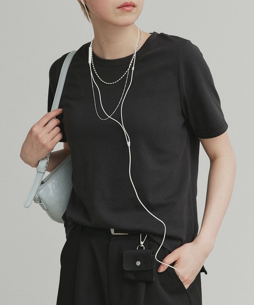ad thie(アドティエ)の「カップ付き ベーシック コンパクト Tシャツ(Tシャツ/カットソー・レディース・ブラック/アイボリー・FREE)」の7枚目の写真