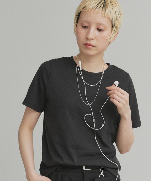 ad thie(アドティエ)の「カップ付き ベーシック コンパクト Tシャツ(Tシャツ/カットソー・レディース・ブラック/アイボリー・FREE)」の9枚目の写真