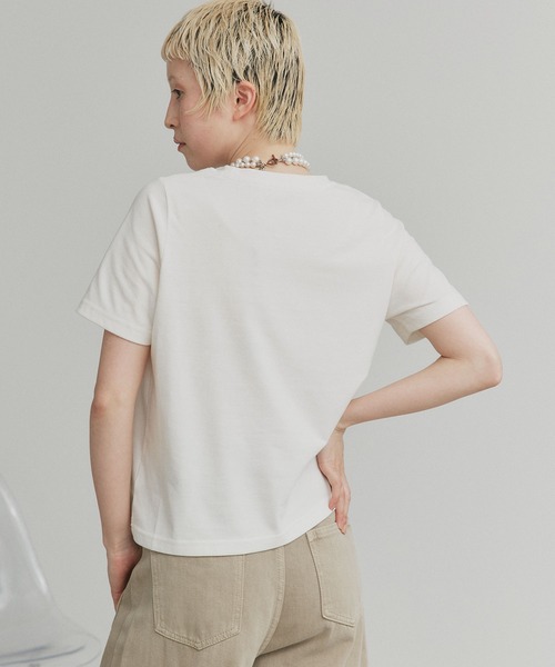 ad thie(アドティエ)の「カップ付き ベーシック コンパクト Tシャツ(Tシャツ/カットソー・レディース・ブラック/アイボリー・FREE)」の17枚目の写真
