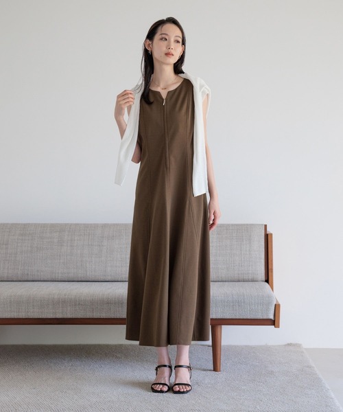 Andemiu(アンデミュウ)の「フロントZIPカットワンピース861055(ワンピース・レディース・ブラック/チャコールグレー/モカ・FREE)」の5枚目の写真