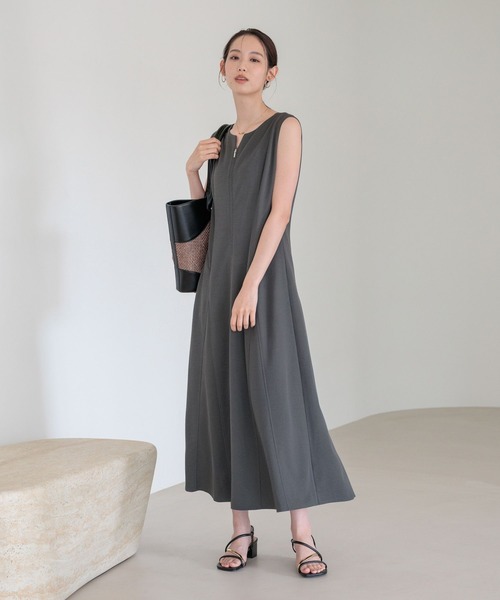 Andemiu(アンデミュウ)の「フロントZIPカットワンピース861055(ワンピース・レディース・ブラック/チャコールグレー/モカ・FREE)」の12枚目の写真