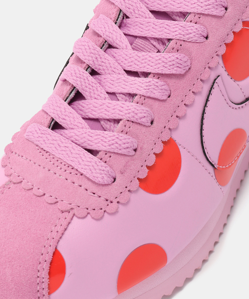 NIKE(ナイキ)の「NIKE WMNS CORTEZ IR1332-500(スニーカー・レディース・ピンク・23cm/23.5cm/24cm/24.5cm)」の3枚目の写真