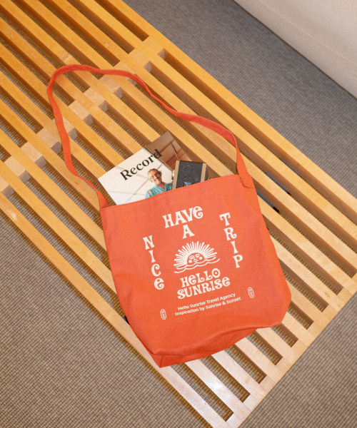 HELLO SUNRISE（ハローサンライズ）の「HNT Canvas Mini Bag_Coral（メッセンジャーバッグ・レディース・レッド・OS）」の6枚目の写真