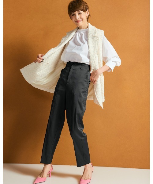 DoCLASSE（ ドゥクラッセ）の「コットン混サテン・テーパードパンツ（その他パンツ・レディース・ブラック/ベージュ・11/13/15 /9/7）」の3枚目の写真
