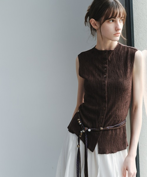tageechita(タジチタ)の「【tageechita】テクスチャーニットノースリーブトップス(シャツ/ブラウス・レディース・ブラウン/アイボリー・L/M/S)」の2枚目の写真