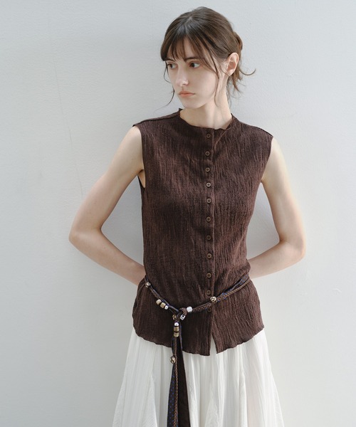 tageechita(タジチタ)の「【tageechita】テクスチャーニットノースリーブトップス(シャツ/ブラウス・レディース・ブラウン/アイボリー・L/M/S)」の3枚目の写真