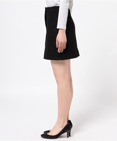 MOUSSY（マウジー）の「FAUX SUEDE M SK/F（スカート・レディース・ベージュ/ブラック・0/1/2）」の4枚目の写真