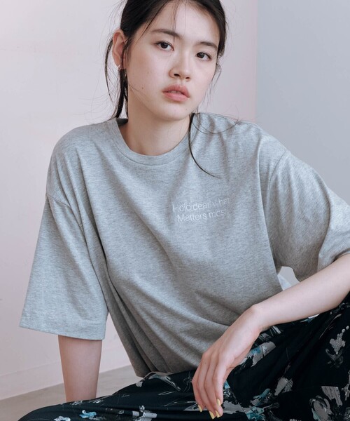 COMME CA ISM（コムサイズム）の「ビッグ Tシャツ（Tシャツ/カットソー・レディース・グレー/ホワイト/ベージュ/ブラック・FREE）」の4枚目の写真