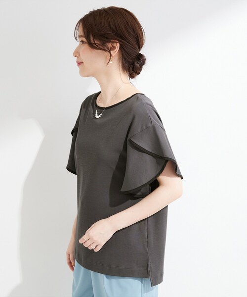 SHOO・LA・RUE(シューラルー)の「【ひんやり/洗濯機可/S-LL】配色パイピング フレアスリーブトップス(Tシャツ/カットソー・レディース・ベージュ系その他7/チャコール/ブラック系4・02/03/01/04)」の5枚目の写真