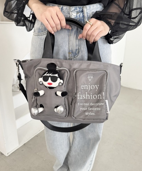 HAPPY FACE（ハッピーフェイス）の「ＥＭＭＡドール付２ＷＡＹバッグ　ＧＹ（ショルダーバッグ・レディース・グレー・ONE SIZE）」の3枚目の写真