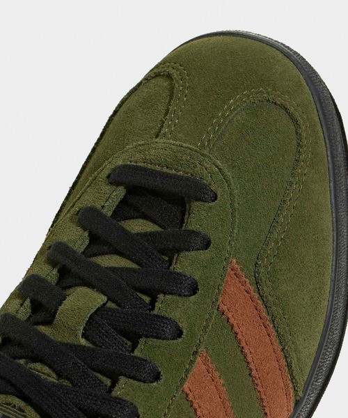 adidas(アディダス)の「adidas/アディダス GAZELLE INDOOR スニーカー スリーストライプス サイドライン スエード調 スウェード レースアップ メンズ レディース 2026年秋冬 秋物(スニーカー・メンズ・ベージュ/オリーブ・23/24/25/27/28/26.5/27.5/24.5/23.5)」の4枚目の写真