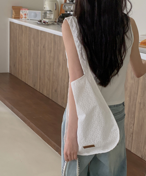 SOCHARMING(ソーチャーミング)の「Uバッグ - 刺繍レース 2サイズ(エコバッグ/サブバッグ・レディース・その他・MEDIUM/LARGE)」の2枚目の写真