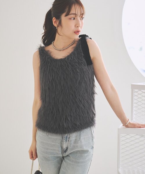 La boutique BonBon(ラブティックボンボン)の「【フワフワで女子力UP】ロングフェザーベルリボンニット(ニット/セーター・レディース・オフホワイト/チャコールグレー・FREE)」の10枚目の写真