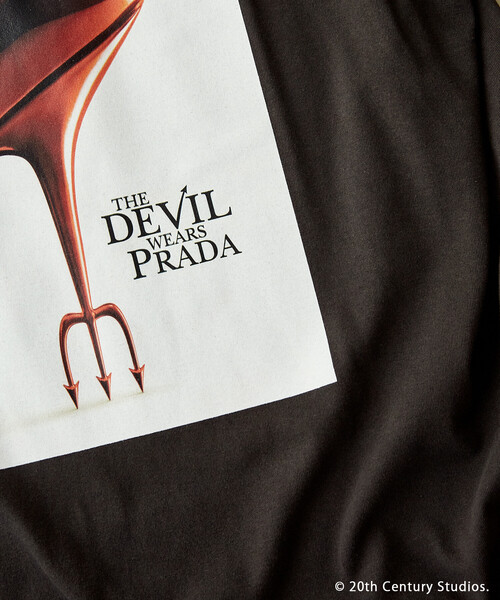 FREAK'S STORE(フリークスストア)の「GOOD ROCK SPEED/グッドロックスピード 【The Devil Wears Prada】PhotoHeels Tシャツ/『プラダを着た悪魔』(Tシャツ/カットソー・レディース・チャコール/オフホワイト・フリ-)」の12枚目の写真