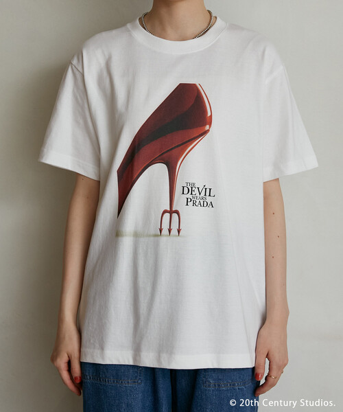 FREAK'S STORE(フリークスストア)の「GOOD ROCK SPEED/グッドロックスピード 【The Devil Wears Prada】PhotoHeels Tシャツ/『プラダを着た悪魔』(Tシャツ/カットソー・レディース・チャコール/オフホワイト・フリ-)」の13枚目の写真