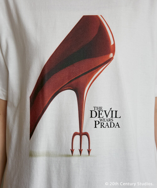 FREAK'S STORE(フリークスストア)の「GOOD ROCK SPEED/グッドロックスピード 【The Devil Wears Prada】PhotoHeels Tシャツ/『プラダを着た悪魔』(Tシャツ/カットソー・レディース・チャコール/オフホワイト・フリ-)」の19枚目の写真