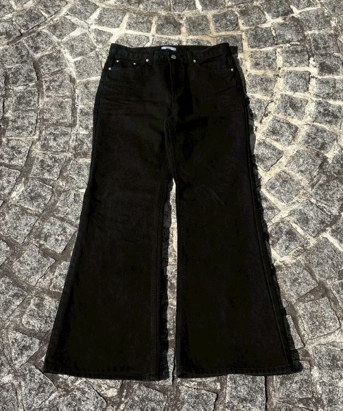 Never mind the XU / Chikashitsu+(ネバーマインド ザ エックスユー / チカシツプラス)の「essential black flare denim pants / エッセンシャルブラックフレアデニムパンツ(デニムパンツ・メンズ・ブラック・L/S/XS/M)」の13枚目の写真