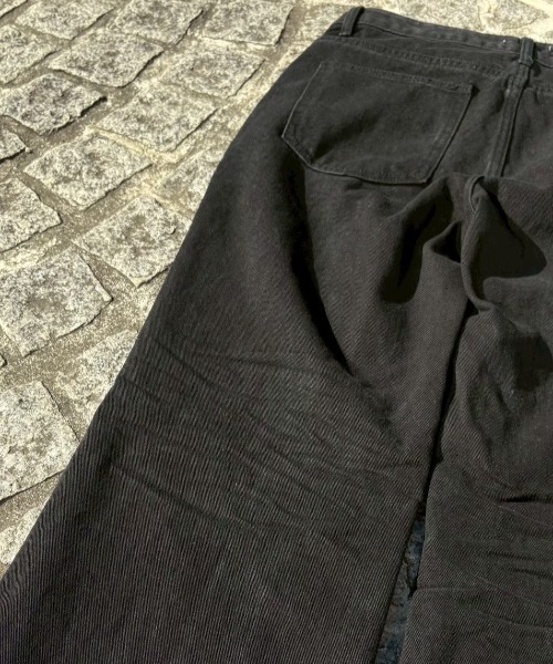 Never mind the XU / Chikashitsu+(ネバーマインド ザ エックスユー / チカシツプラス)の「essential black flare denim pants / エッセンシャルブラックフレアデニムパンツ(デニムパンツ・メンズ・ブラック・L/S/XS/M)」の15枚目の写真