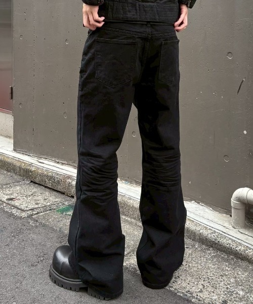 Never mind the XU / Chikashitsu+(ネバーマインド ザ エックスユー / チカシツプラス)の「essential black flare denim pants / エッセンシャルブラックフレアデニムパンツ(デニムパンツ・メンズ・ブラック・L/S/XS/M)」の8枚目の写真