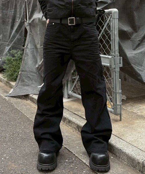 Never mind the XU / Chikashitsu+(ネバーマインド ザ エックスユー / チカシツプラス)の「essential black flare denim pants / エッセンシャルブラックフレアデニムパンツ(デニムパンツ・メンズ・ブラック・L/S/XS/M)」の16枚目の写真