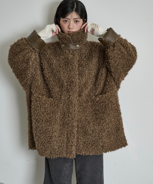 THE YOn(ザヨン)の「衿切替フェイクファージャケット(その他アウター・レディース・グレイッシュベージュ/ブラウン/アイボリー・FREE)」の2枚目の写真