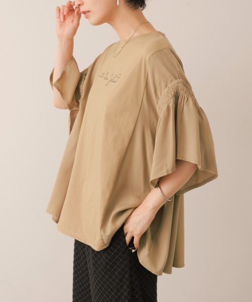 Bou Jeloud（ブージュルード）の「シンプルロゴフレアスリーブＴ（Tシャツ/カットソー・レディース・ベージュ/レッド/チャコールグレー・FREE）」の3枚目の写真