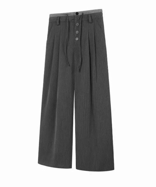 FreeZone（フリーゾーン）の「ピンストライプ フロントボタン タックワイドパンツ（スラックス・メンズ・グレー・S/M/L）」の6枚目の写真