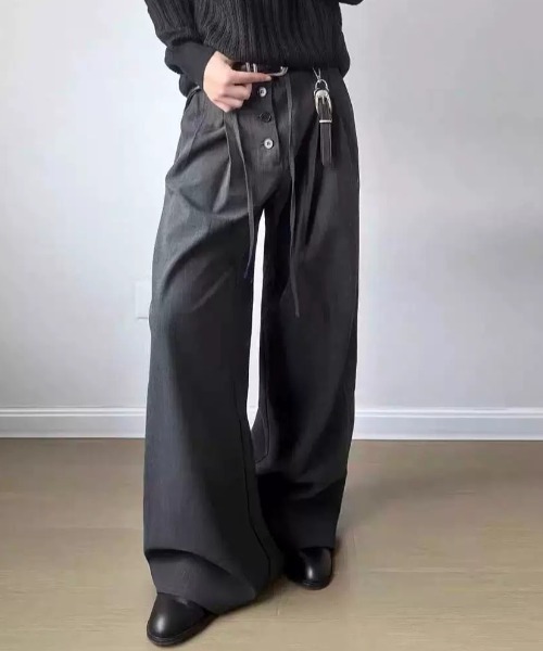 FreeZone（フリーゾーン）の「ピンストライプ フロントボタン タックワイドパンツ（スラックス・メンズ・グレー・S/M/L）」の8枚目の写真