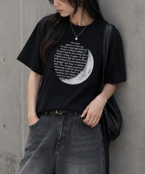 NYLAUS(ナイラス)の「【限定展開】ムーン デザイン Tシャツ プリントTシャツ 半袖 月 ユニセックス(Tシャツ/カットソー・メンズ・ホワイト系その他/ブラック系その他2/ホワイト系その他3/ホワイト系その他2/ブラック系その他3/ホワイト/ブラック系その他/ブラック・M)」の1枚目の写真