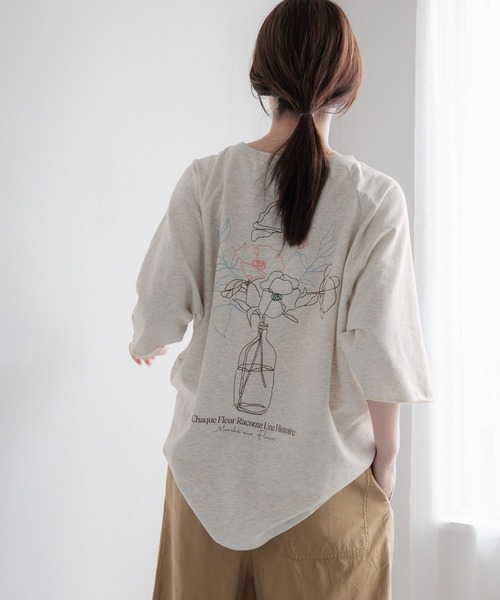 studio CLIP(スタディオクリップ)の「アソートフラワー刺繍Tシャツ(Tシャツ/カットソー・レディース・オフホワイト/ブラウン/オートミール・FREE)」の4枚目の写真