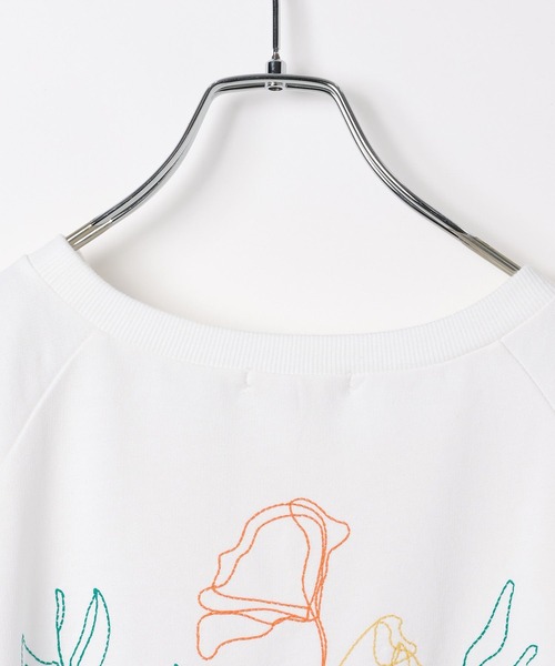 studio CLIP(スタディオクリップ)の「アソートフラワー刺繍Tシャツ(Tシャツ/カットソー・レディース・オフホワイト/ブラウン/オートミール・FREE)」の14枚目の写真