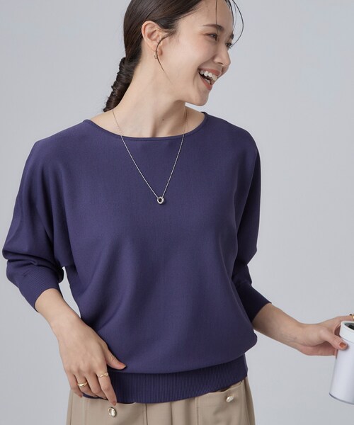 SHOO・LA・RUE(シューラルー)の「【洗濯機可】軽やかさらタッチ インせず着られる すっきり見えドルマンニット(ニット/セーター・レディース・ダークブラウン/ワインレッド/ネイビー/ベージュ・00)」の4枚目の写真