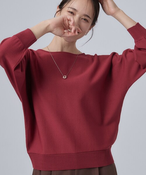 SHOO・LA・RUE(シューラルー)の「【洗濯機可】軽やかさらタッチ インせず着られる すっきり見えドルマンニット(ニット/セーター・レディース・ダークブラウン/ワインレッド/ネイビー/ベージュ・00)」の1枚目の写真