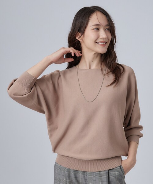SHOO・LA・RUE(シューラルー)の「【洗濯機可】軽やかさらタッチ インせず着られる すっきり見えドルマンニット(ニット/セーター・レディース・ダークブラウン/ワインレッド/ネイビー/ベージュ・00)」の5枚目の写真