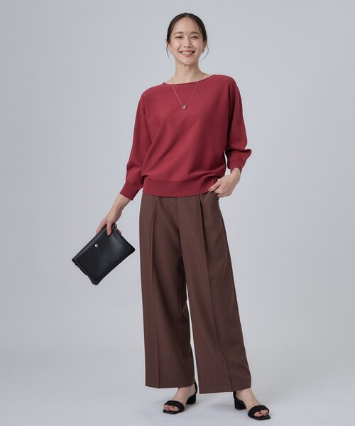 SHOO・LA・RUE(シューラルー)の「【洗濯機可】軽やかさらタッチ インせず着られる すっきり見えドルマンニット(ニット/セーター・レディース・ダークブラウン/ワインレッド/ネイビー/ベージュ・00)」の11枚目の写真