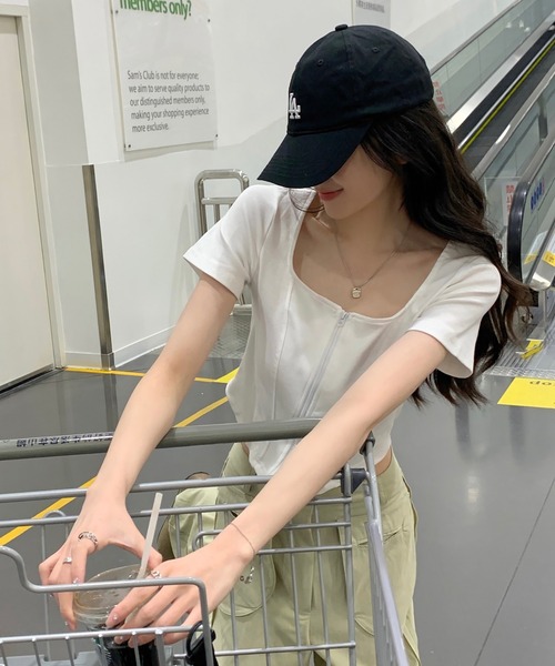 Girly Doll(ガーリードール)の「スクエアネックダブルジップ半袖カットソー(Tシャツ/カットソー・レディース・ブラック/ホワイト/キャメル・FREE)」の5枚目の写真