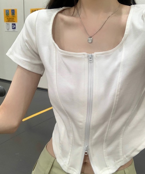 Girly Doll(ガーリードール)の「スクエアネックダブルジップ半袖カットソー(Tシャツ/カットソー・レディース・ブラック/ホワイト/キャメル・FREE)」の6枚目の写真