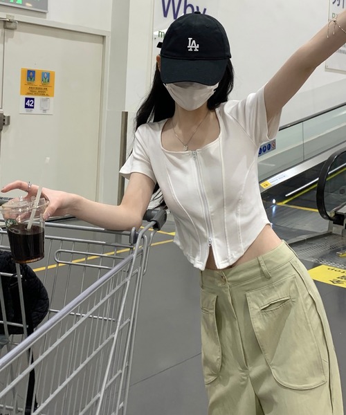Girly Doll(ガーリードール)の「スクエアネックダブルジップ半袖カットソー(Tシャツ/カットソー・レディース・ブラック/ホワイト/キャメル・FREE)」の11枚目の写真