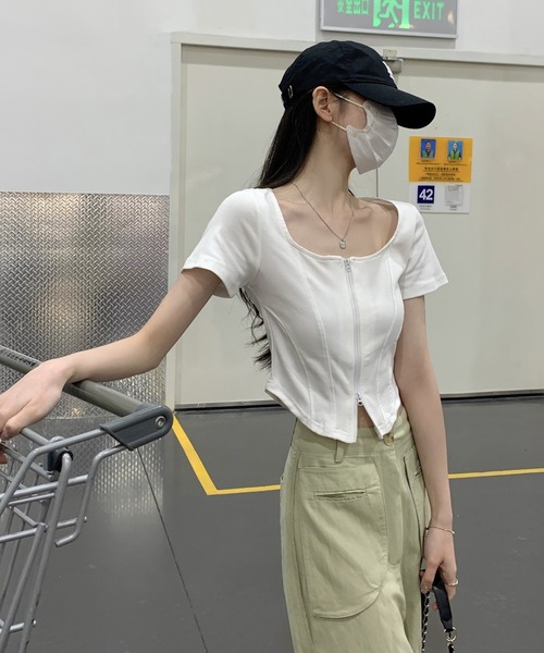 Girly Doll(ガーリードール)の「スクエアネックダブルジップ半袖カットソー(Tシャツ/カットソー・レディース・ブラック/ホワイト/キャメル・FREE)」の12枚目の写真
