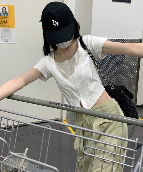 Girly Doll(ガーリードール)の「スクエアネックダブルジップ半袖カットソー(Tシャツ/カットソー・レディース・ブラック/ホワイト/キャメル・FREE)」の15枚目の写真