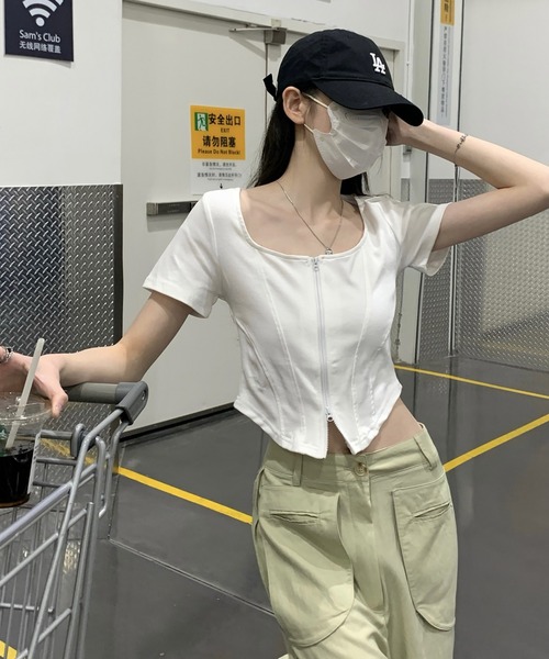 Girly Doll(ガーリードール)の「スクエアネックダブルジップ半袖カットソー(Tシャツ/カットソー・レディース・ブラック/ホワイト/キャメル・FREE)」の16枚目の写真