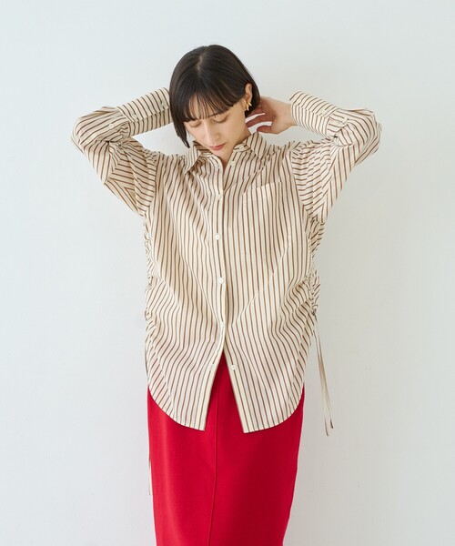 Rouge vif Anna(ルージュヴィフアンナ)の「ストライプサイドドロストシャツ(シャツ/ブラウス・レディース・ブラウン/レッド・フリー)」の4枚目の写真