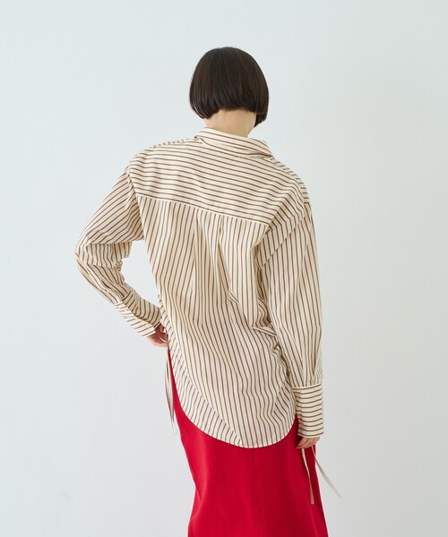 Rouge vif Anna(ルージュヴィフアンナ)の「ストライプサイドドロストシャツ(シャツ/ブラウス・レディース・ブラウン/レッド・フリー)」の6枚目の写真
