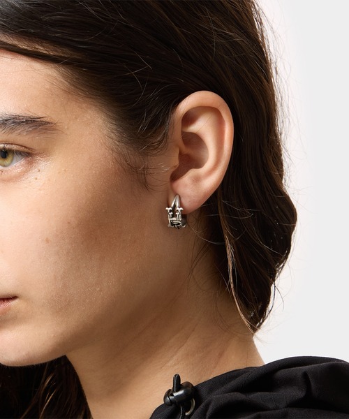 HUF(ハフ)の「VARSITY DOUBLE HOOP PIERCE(ピアス(片耳用)・メンズ・シルバー・O/S)」の6枚目の写真