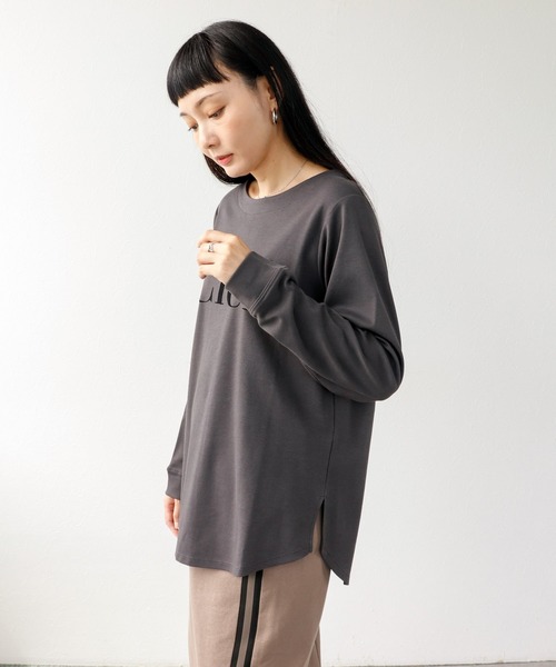 Three Four Time（ｽﾘｰﾌｫｰﾀｲﾑ）の「トリケアフロッキーロゴプリント長袖ロングTシャツ（Tシャツ/カットソー・レディース・オフホワイト/グレー・FREE）」の8枚目の写真