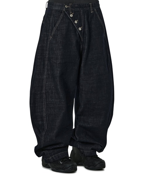 Openyard（オープンヤード）の「『Openyard/オープンヤード』OBLIQUE WIDE VOLUME PANTS/オブリークワイドボリュームパンツ（デニムパンツ・メンズ・インディゴブルー/ブラック・M/L/S）」の16枚目の写真