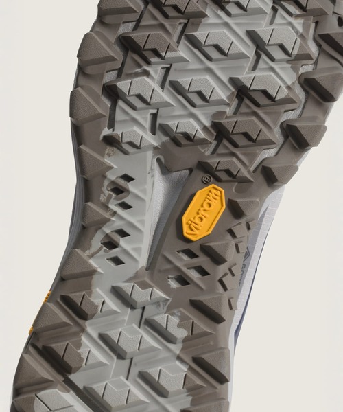 VANS(バンズ)の「クロスパス XC GORE-TEX / Crosspath XC GORE-TEX MTE Light Grey VN000EKHLTG1(スニーカー・メンズ・ライトグレー・10/9.5/9/8.5/8/7.5/7/6.5/6/5.5/5/12/11.5/11/10.5)」の5枚目の写真
