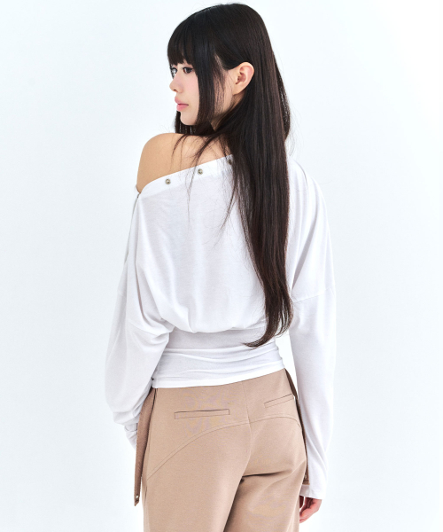 LIE MEQUE（リメーク）の「S.N.A.P ドレープ アシンメトリー ロングスリーブ ホワイト（Tシャツ/カットソー・レディース・その他・FREE）」の2枚目の写真