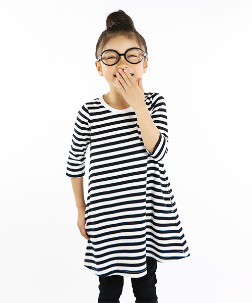 BRANSHES（ブランシェス）の「ボーダー7分袖ワンピース（ワンピース・キッズ・レッド/ブラック・90cm/100cm/130cm/120cm/110cm/140cm）」の2枚目の写真